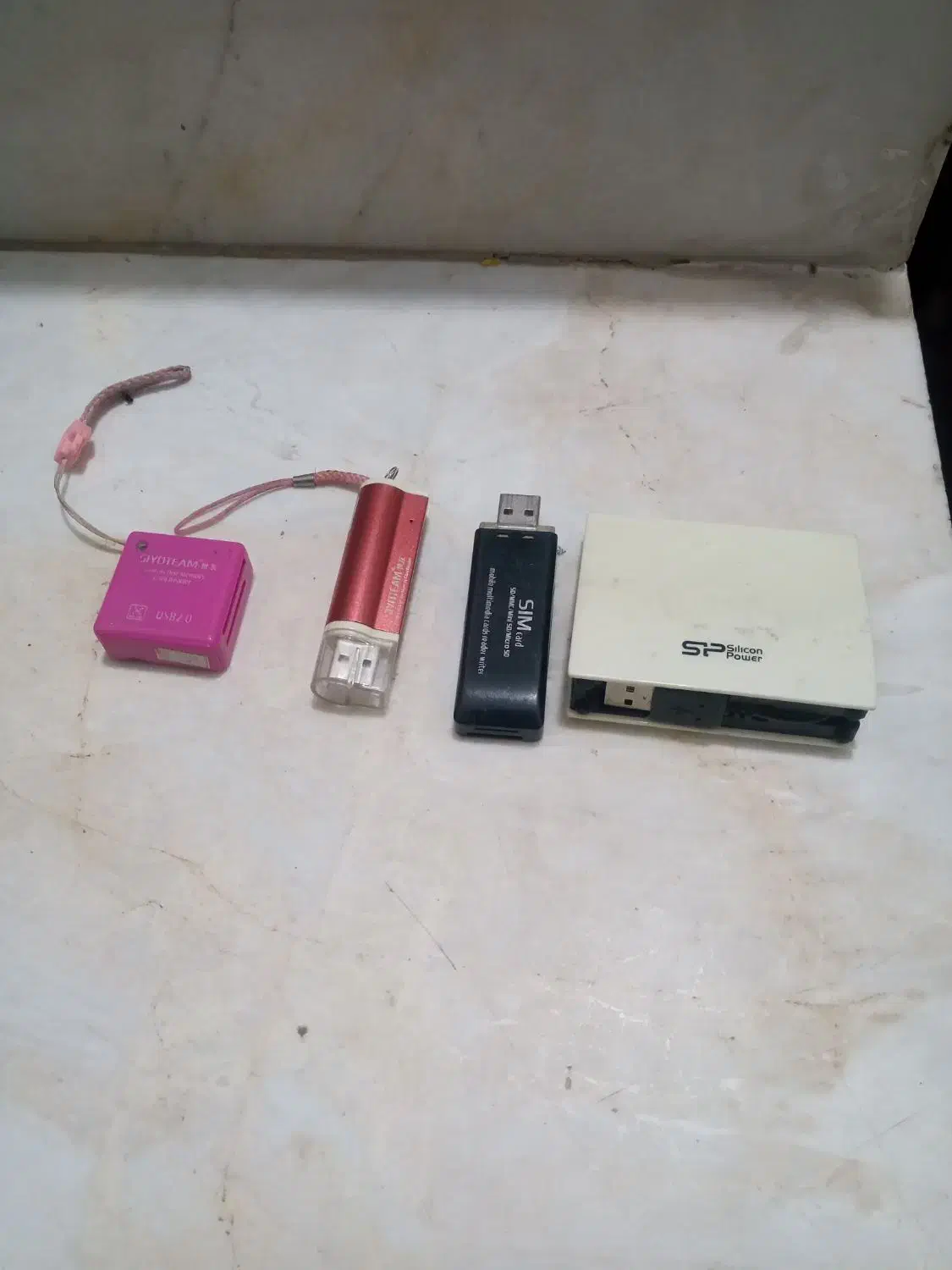 رم ریدر و هاب usb، تقسیم کننده یو اس بی|لوازم جانبی موبایل و تبلت|قم, منبع آب|دیوار