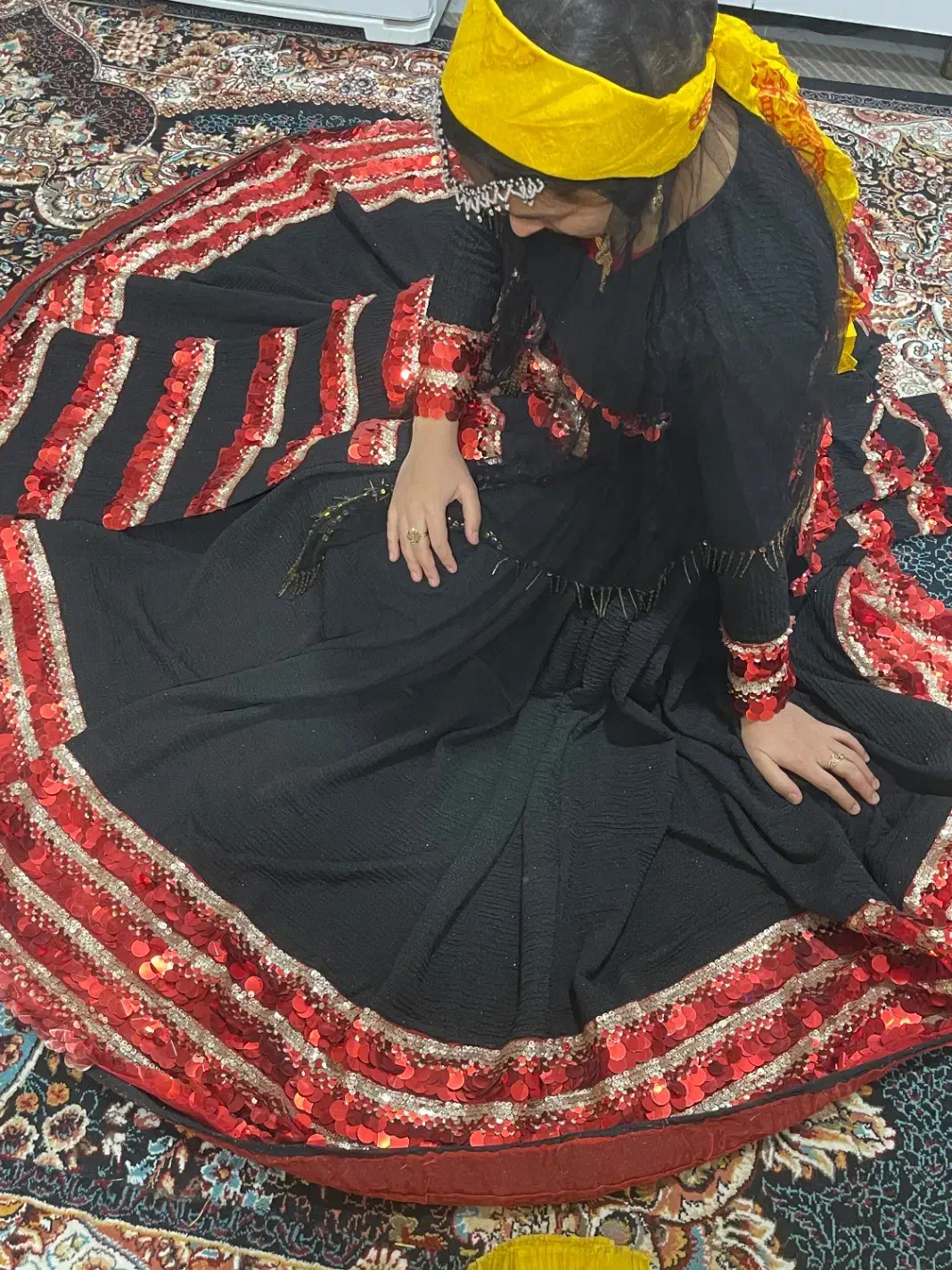 لباس محلی|لباس|بندر دیر, |دیوار