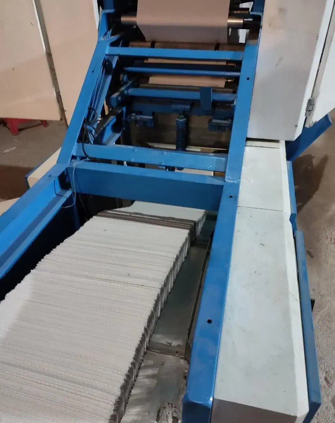 دستگاه‌دستمال‌کاغذی|ماشین‌آلات صنعتی|لالجین, |دیوار