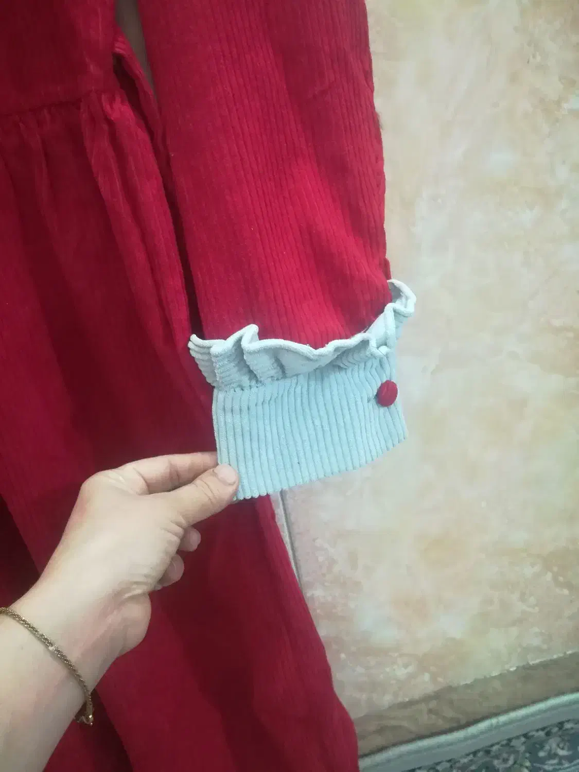 لباس کبریتی|لباس|قم, ولیعصر|دیوار