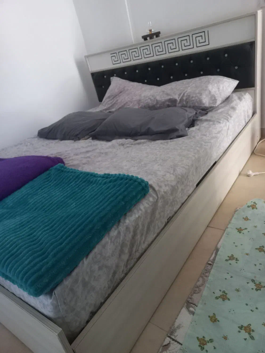 تخت دو نفره انزلی|تخت و سرویس خواب|بندر انزلی, زنبق|دیوار