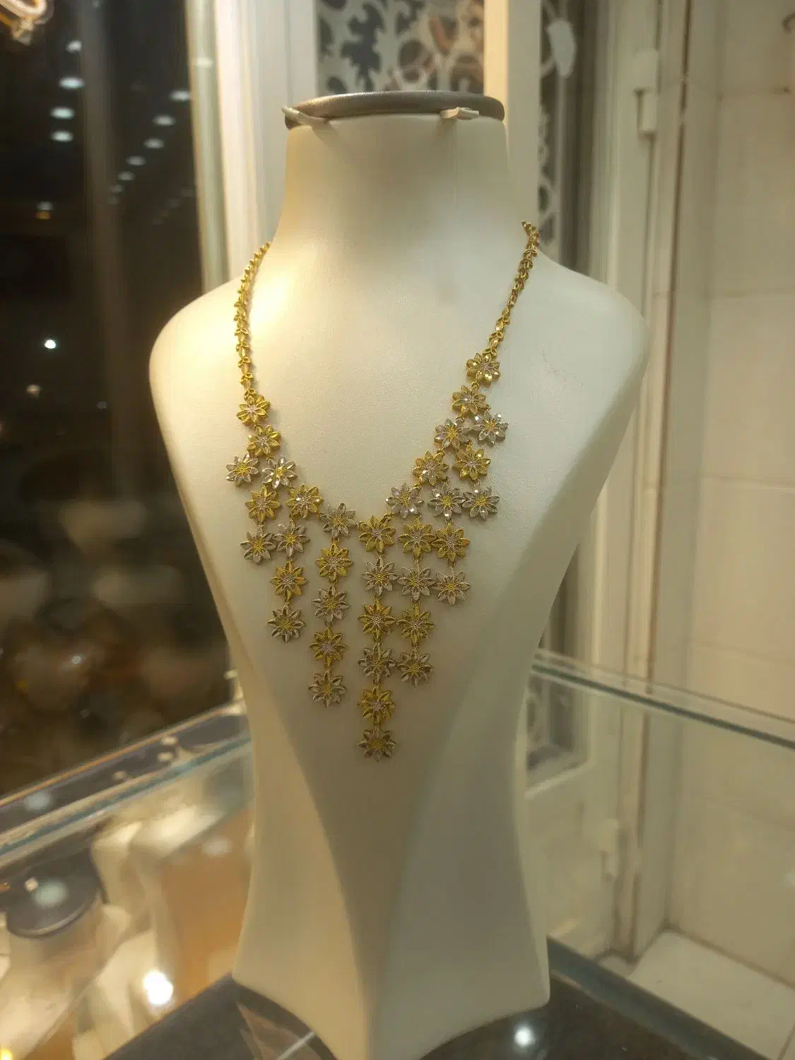 طلای بدون اجرت و با اجرت موجود است|جواهرات|قم, شهرک امام حسین|دیوار