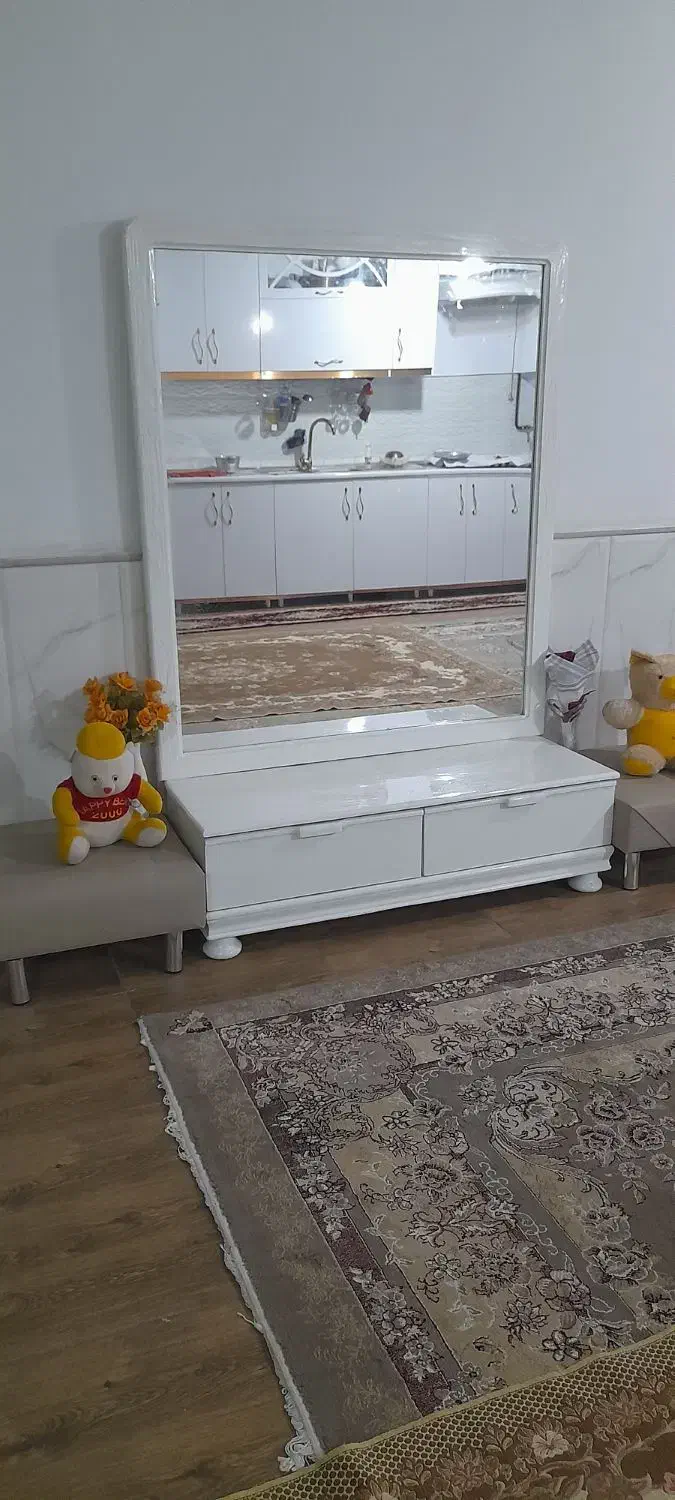 آینه قدی|آینه|نیشابور, گنبد سبز|دیوار