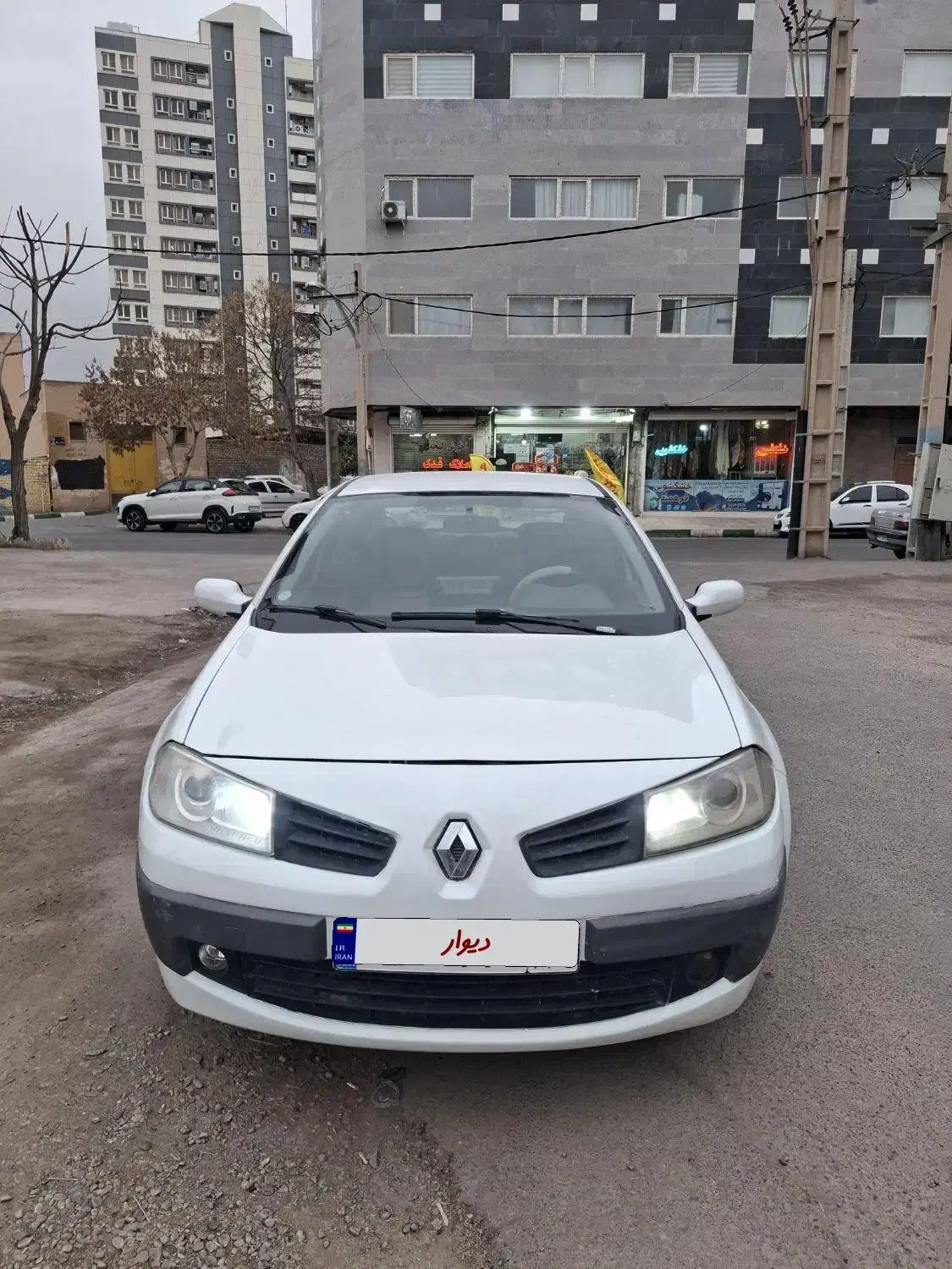 مگان دنده ای 1600 مدل ۹۱|خودرو سواری و وانت|قم, آزادگان|دیوار