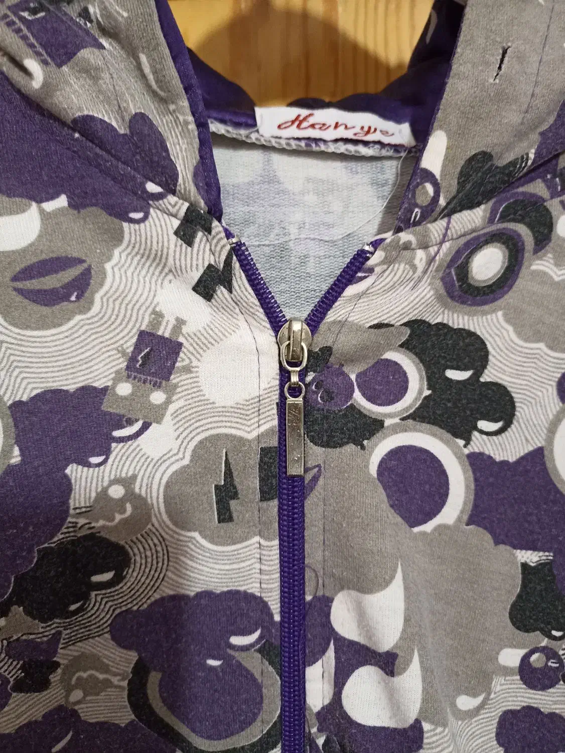 لباس های سالم در حد نو|لباس|میانه, |دیوار