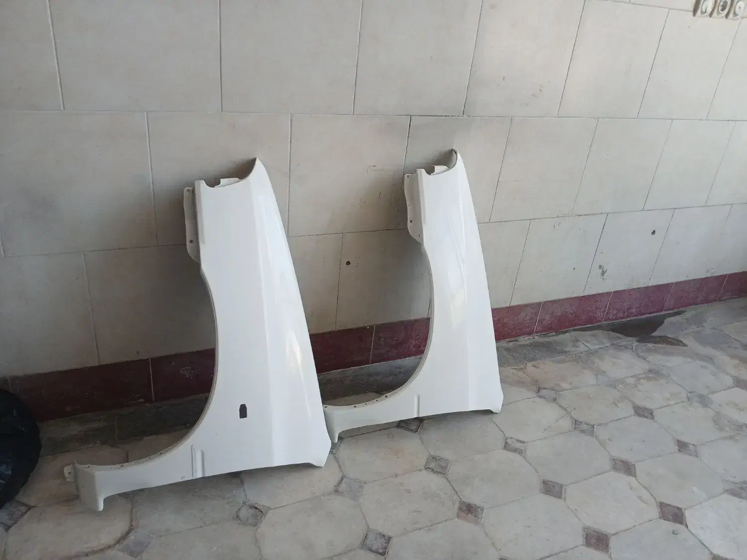 گلگیر سمت راننده|قطعات یدکی و لوازم جانبی|شهرضا, |دیوار