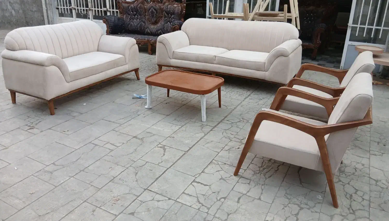 مبل راحتی|مبلمان خانگی و میز عسلی|ایوان, |دیوار