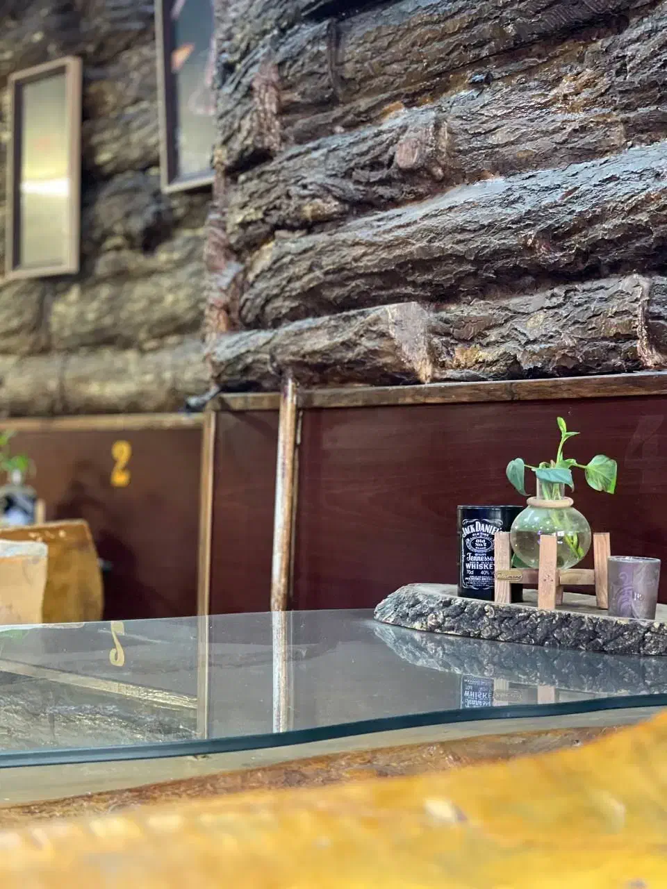 میز چوبی خاص و طبیعی|میز و صندلی غذاخوری|فشم, |دیوار