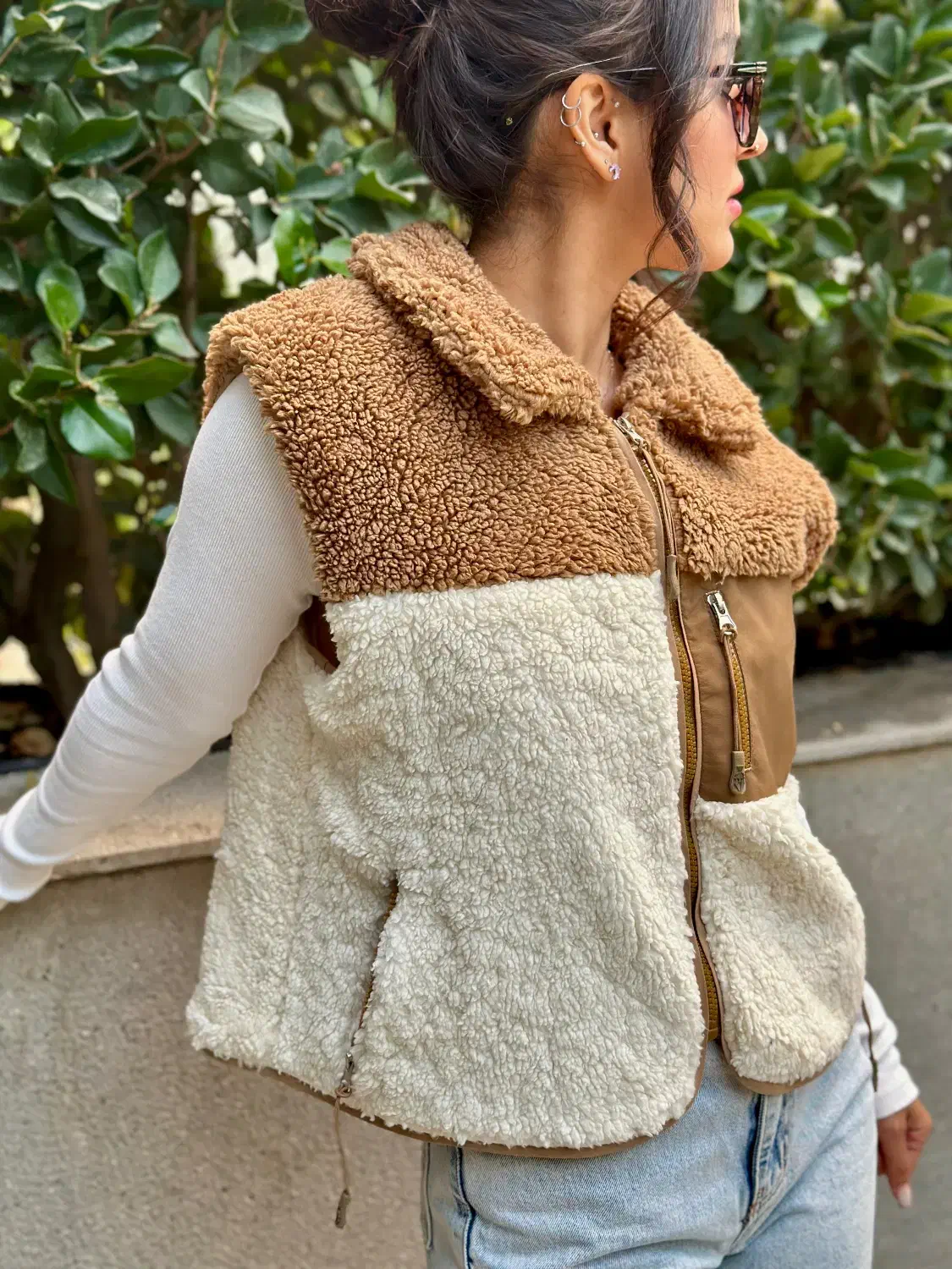 وست تدی|لباس|تهران, نظامی گنجوی (توانیر)|دیوار