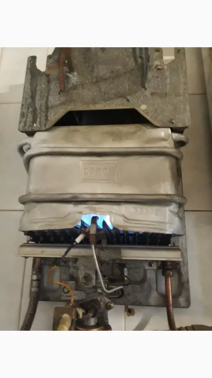 آبگرمکن دیواری لورچ|آبگرمکن، پکیج، شوفاژ|بروجرد, |دیوار