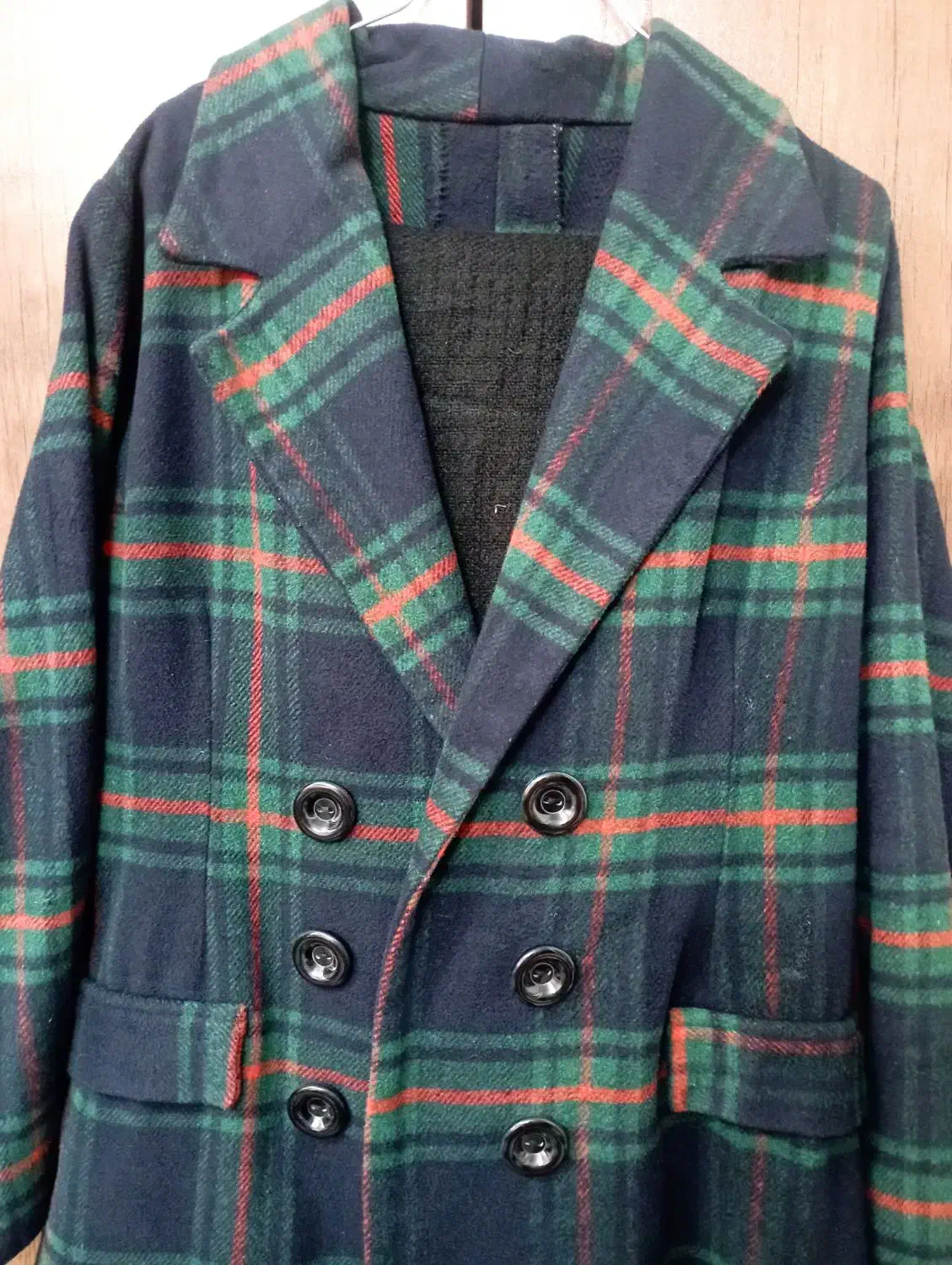 پالتو پشمی|لباس|گلبهار, شهر جدید گلبهار|دیوار