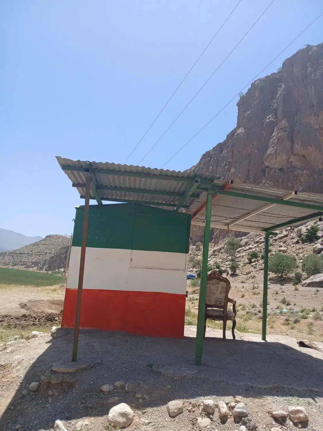 دکه .|فروشگاه و مغازه|مرودشت, رامجرد یک|دیوار