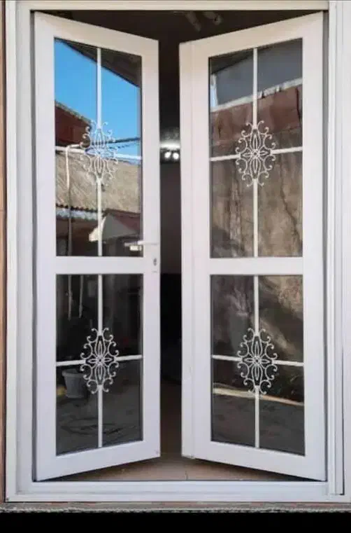 درب و پنجره دوجداره یو پی وی سی (upvc)|خدمات پیشه و مهارت|رشت, یخسازی|دیوار