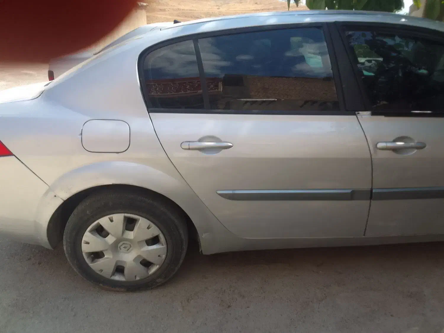 مگان ۱۶۰۰E2 مدل ۲۰۰۹ نقره ای|خودرو سواری و وانت|لنجان, |دیوار