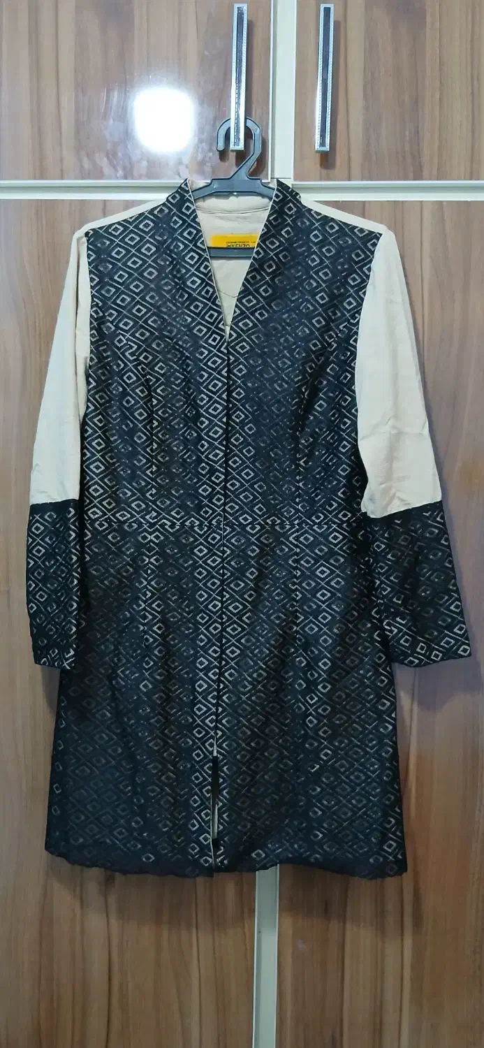 لباس|لباس|اهواز, معین زاده|دیوار