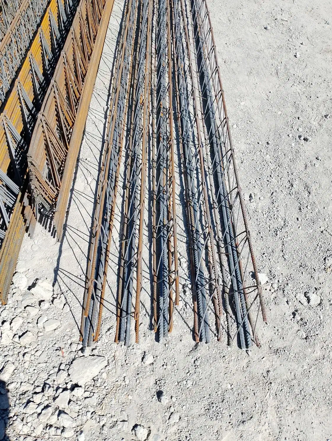 کارگاه تولید تیرچه صنعتی وسنتی|مصالح و تجهیزات ساختمان|بجنورد, |دیوار