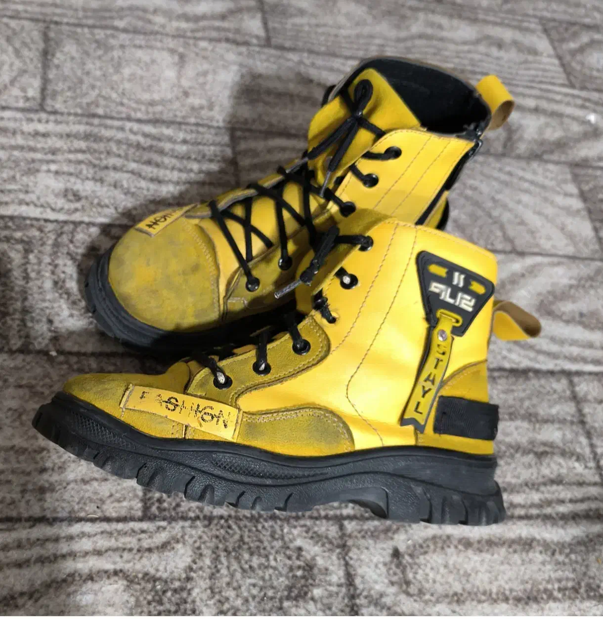 کفش اسپورت و ورنی|کیف، کفش، کمربند|شیراز, پودنک|دیوار