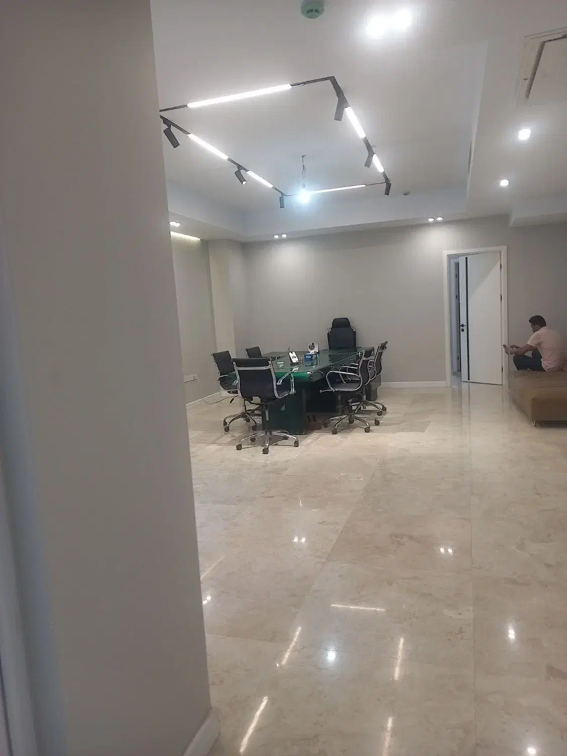 93مترکلید نخورده میرداماد فول امکانات