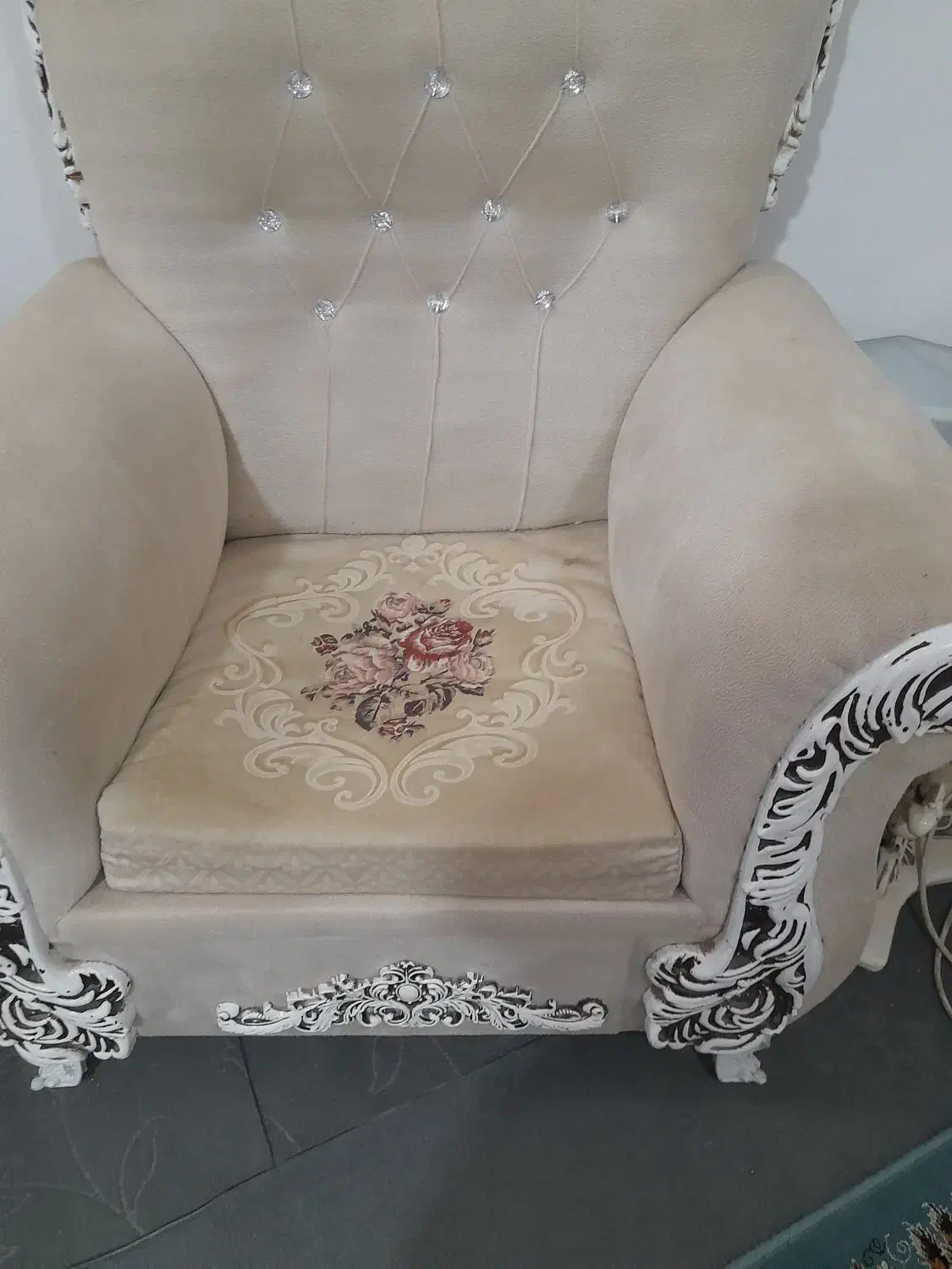 مبل نیمه سلطنتی ۷نفره با۳عدد عسل خوری قیمت ۷ملیون|مبلمان خانگی و میز عسلی|مشهد, تبادکان|دیوار