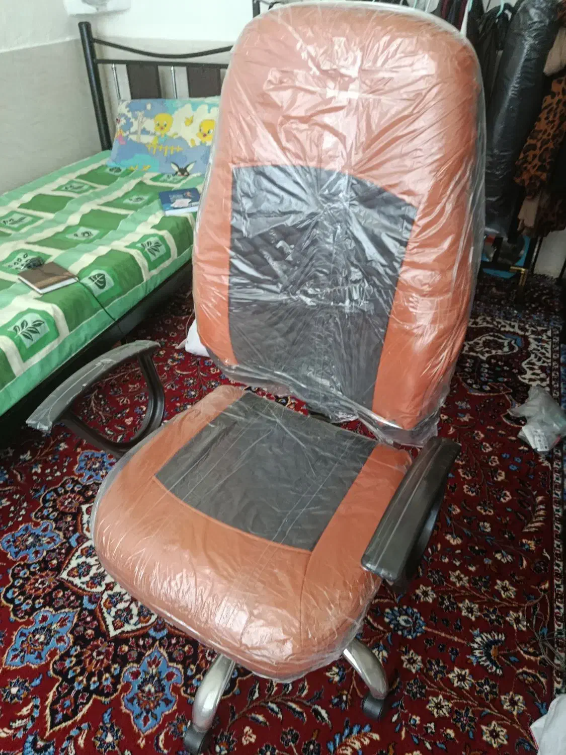 صندلی|صندلی و نیمکت|شیراز, شهرک مهرگان|دیوار