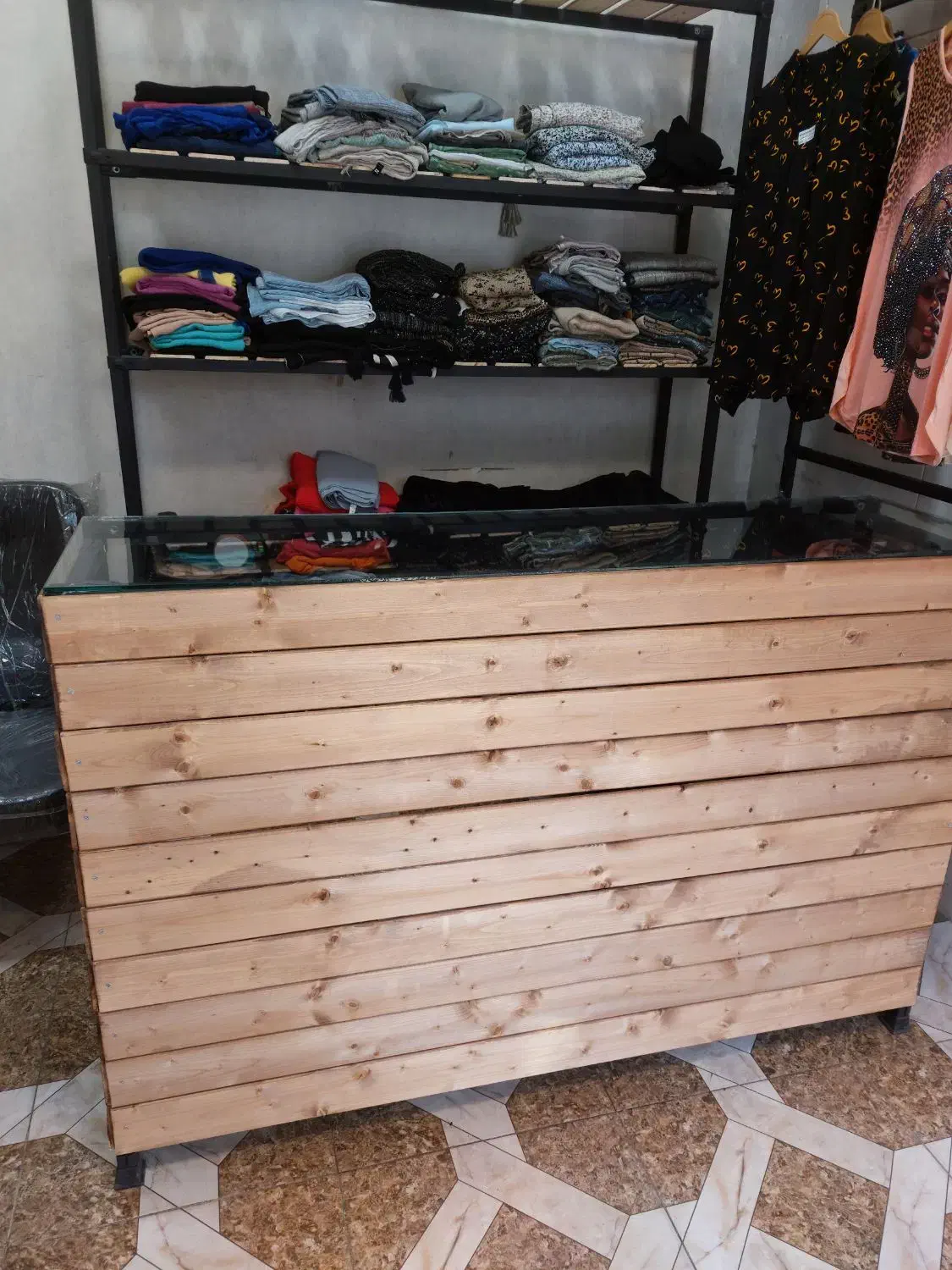 فروش ویترین مغازه در حد نو|فروشگاه و مغازه|اسلام‌شهر, شهرک مفیدی|دیوار