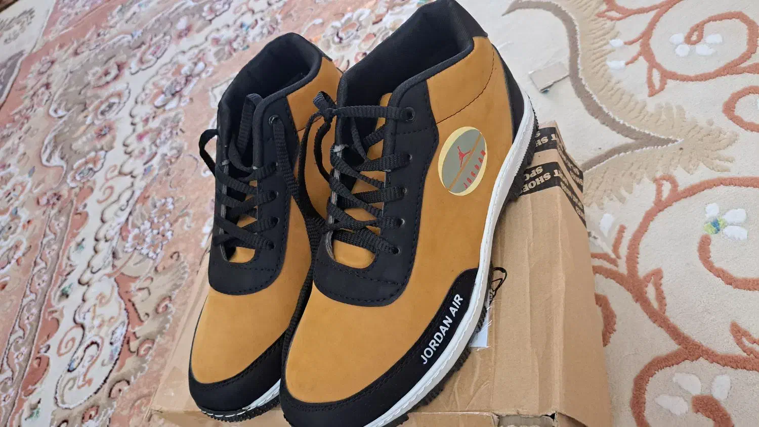 کفشAir jordan|کیف، کفش، کمربند|میانه, |دیوار