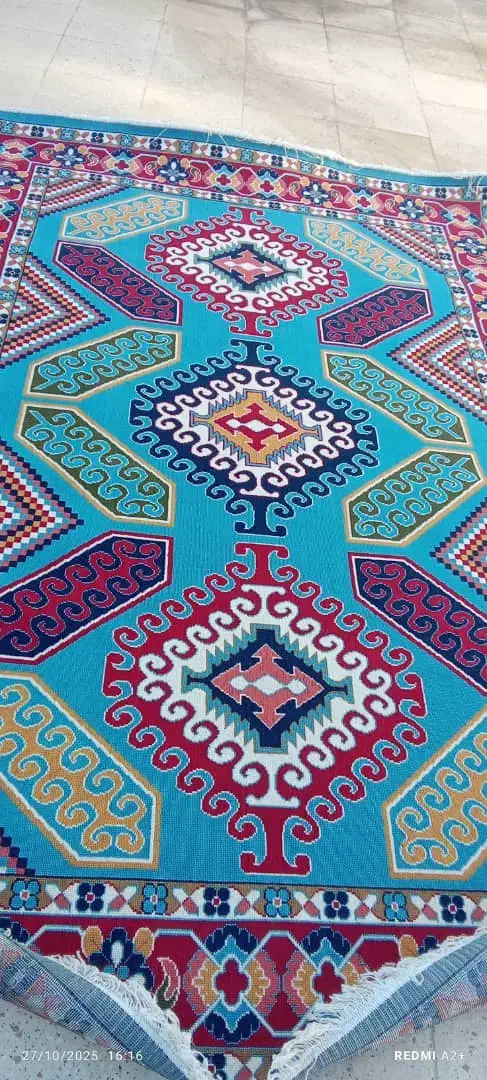 گلیم ۶متری کاملا سالم|گلیم، جاجیم، گبه|خمین, |دیوار