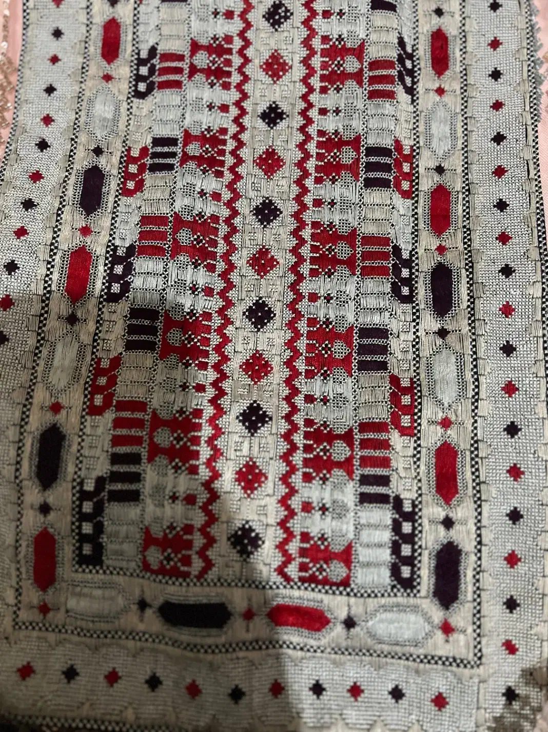 زیاستین گراف در حد نو|لباس|زاهدان, |دیوار