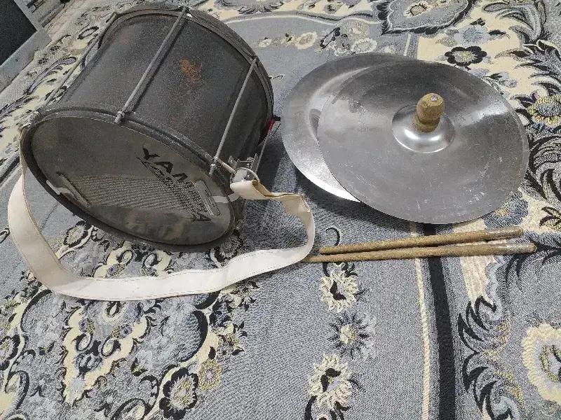 طبل وسنج|درام و پرکاشن|تربت‌حیدریه, آغوی|دیوار