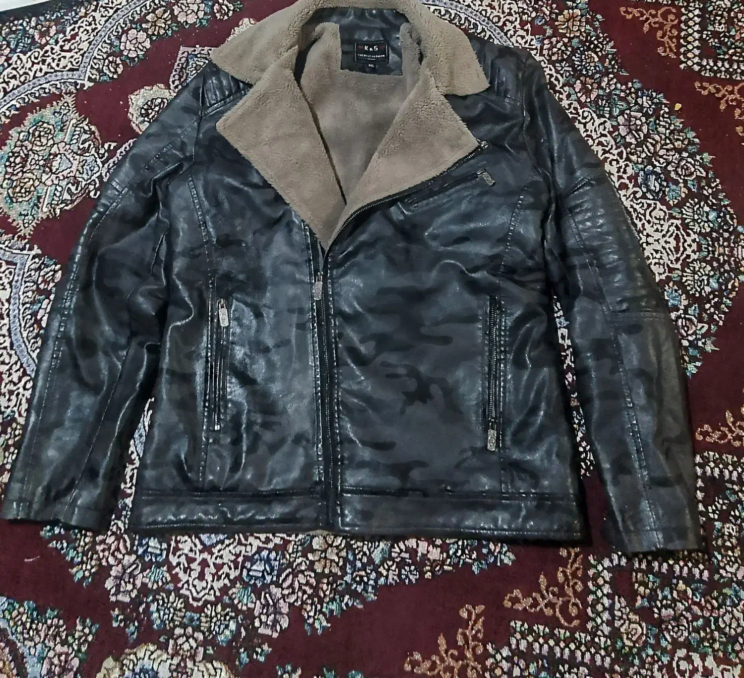 کافشن پلنگی|لباس|میان ولایت, |دیوار