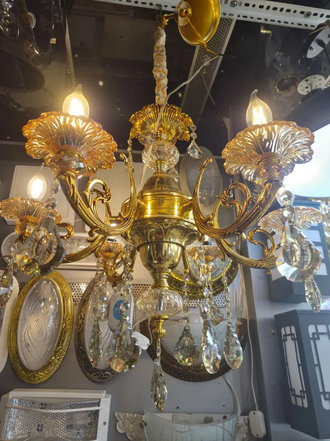 لوستر 6 شاخه رنگ طلایی|لوستر و چراغ آویز|تهران, لاله زار|دیوار