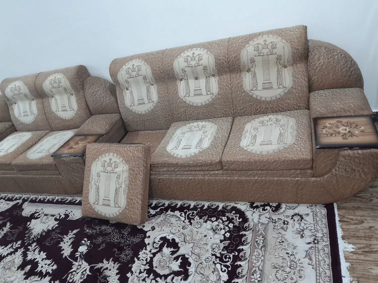 مبل ۷ نفره سلطنتی|مبلمان خانگی و میز عسلی|اهواز, منبع اب|دیوار