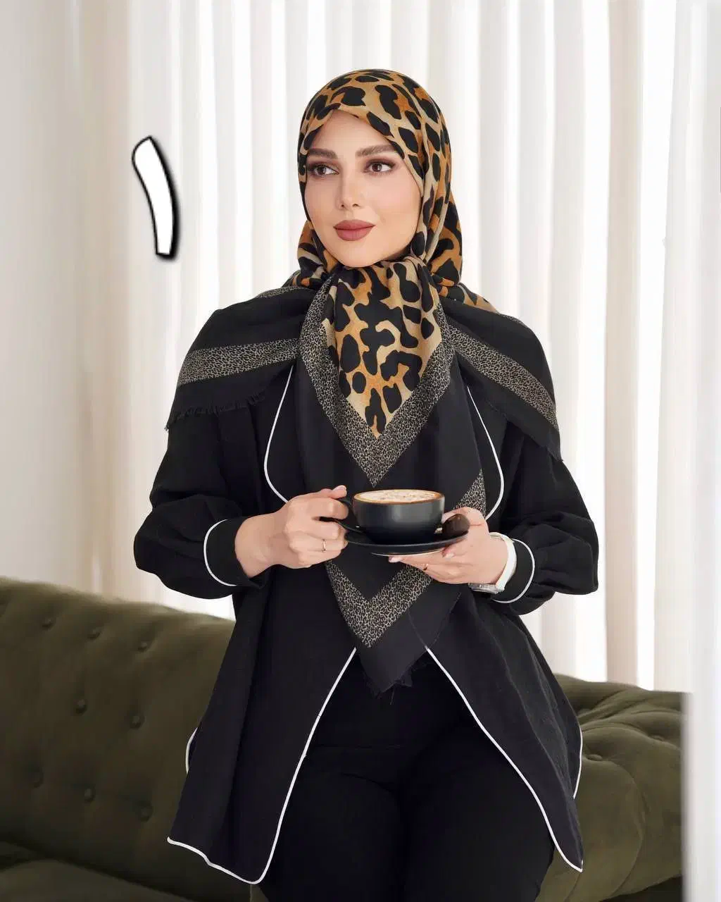 روسری|لباس|رباطکریم, رباطکریم|دیوار