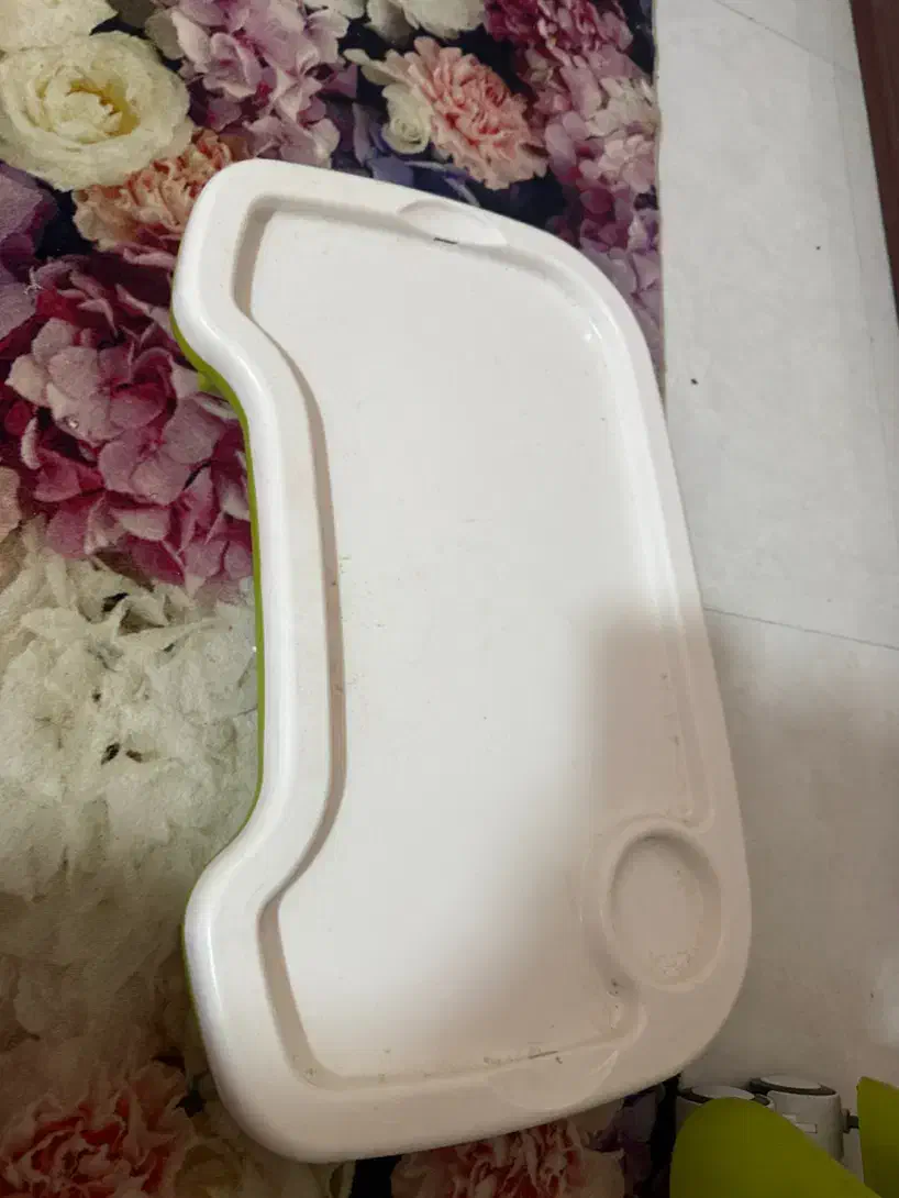 صندلی غذا بچه|تخت و صندلی بچه|اصفهان, خیادان|دیوار