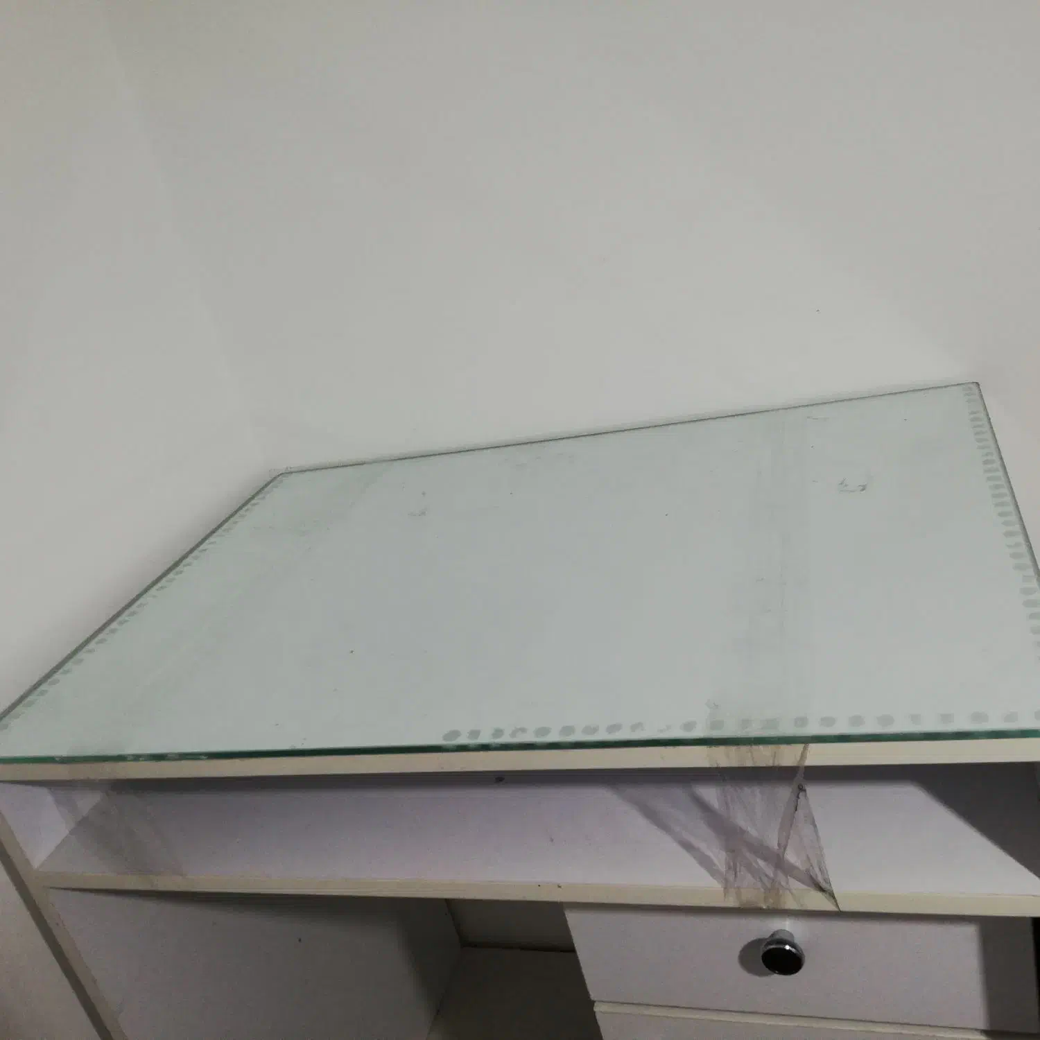 میز کاشت ناخن|آرایشگاه و سالنهای زیبایی|مشهد, رستگار|دیوار