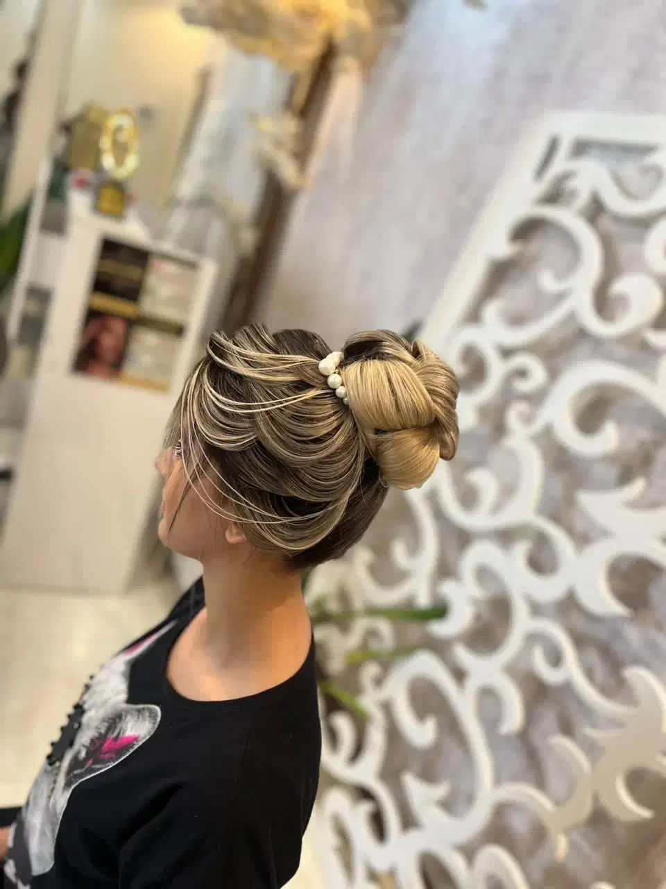 شنیون ومیکاپ باتخفیف ۷۰ درصدی ۴۰۰ تومن هردوباهم|خدمات آرایشگری و زیبایی|قزوین, |دیوار