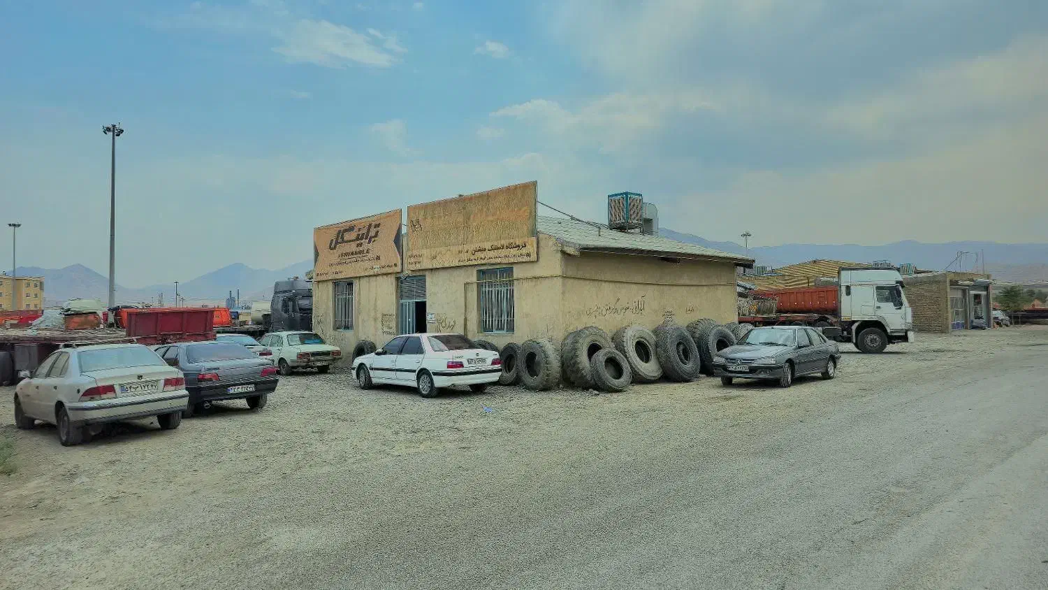 اجاره آپاراتی فعال مغازه لاستیک انحصاری درآمد ثابت|اجارهٔ مغازه و غرفه|اراک, |دیوار