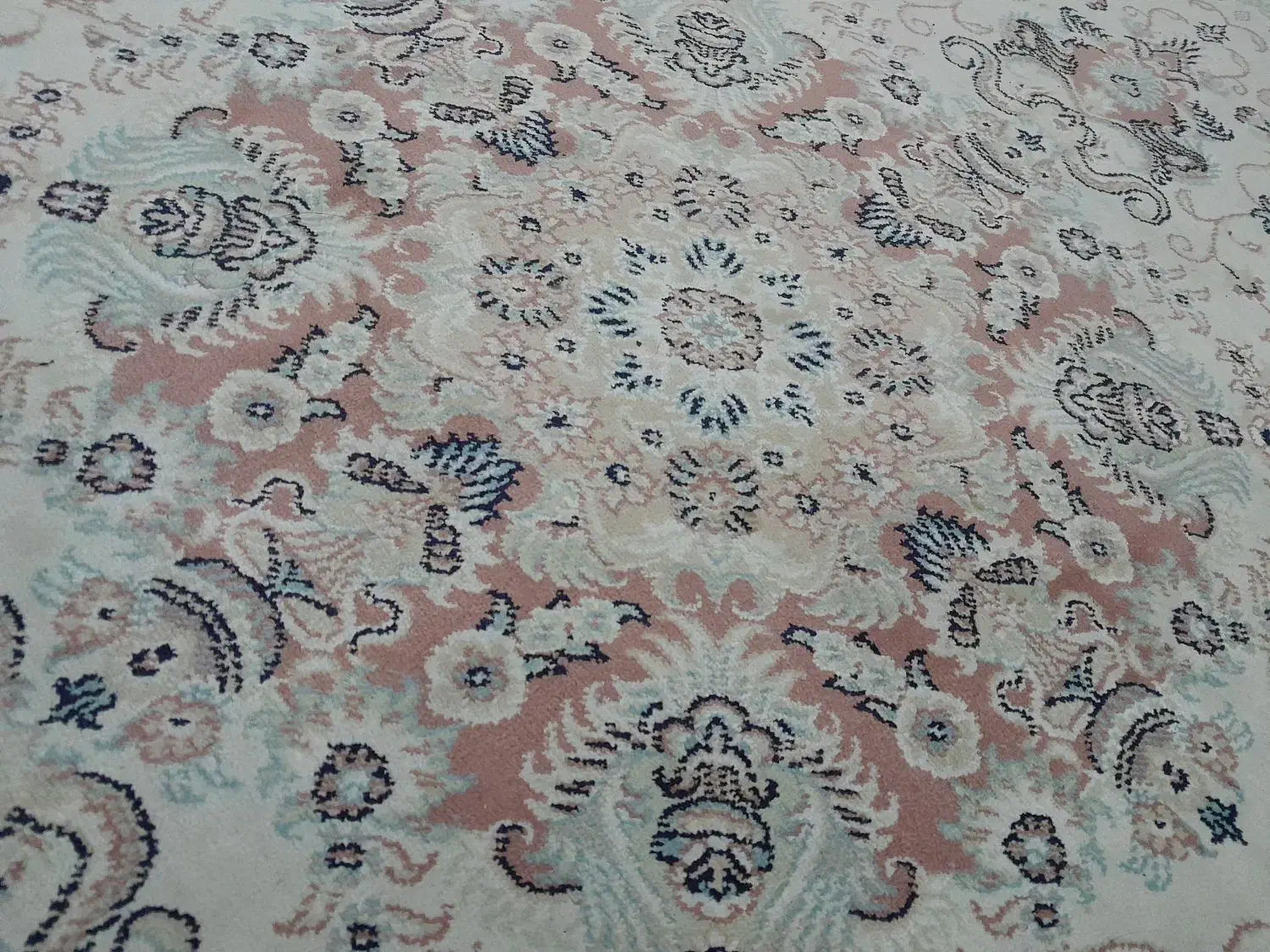 فرش بیضی بسیار زیبا|فرش|تهران, بلورسازی|دیوار