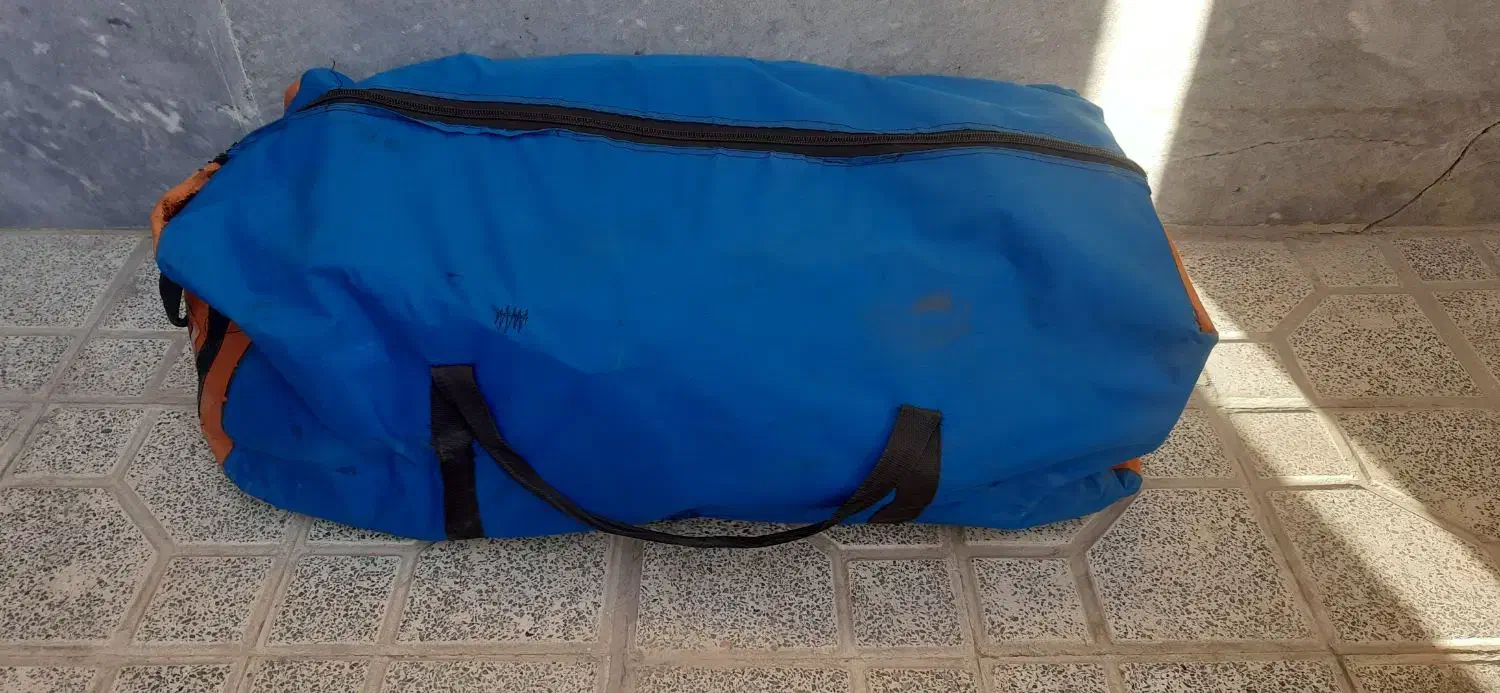 کیف گمشده|اشیا|اصفهان, قهجاورستان|دیوار