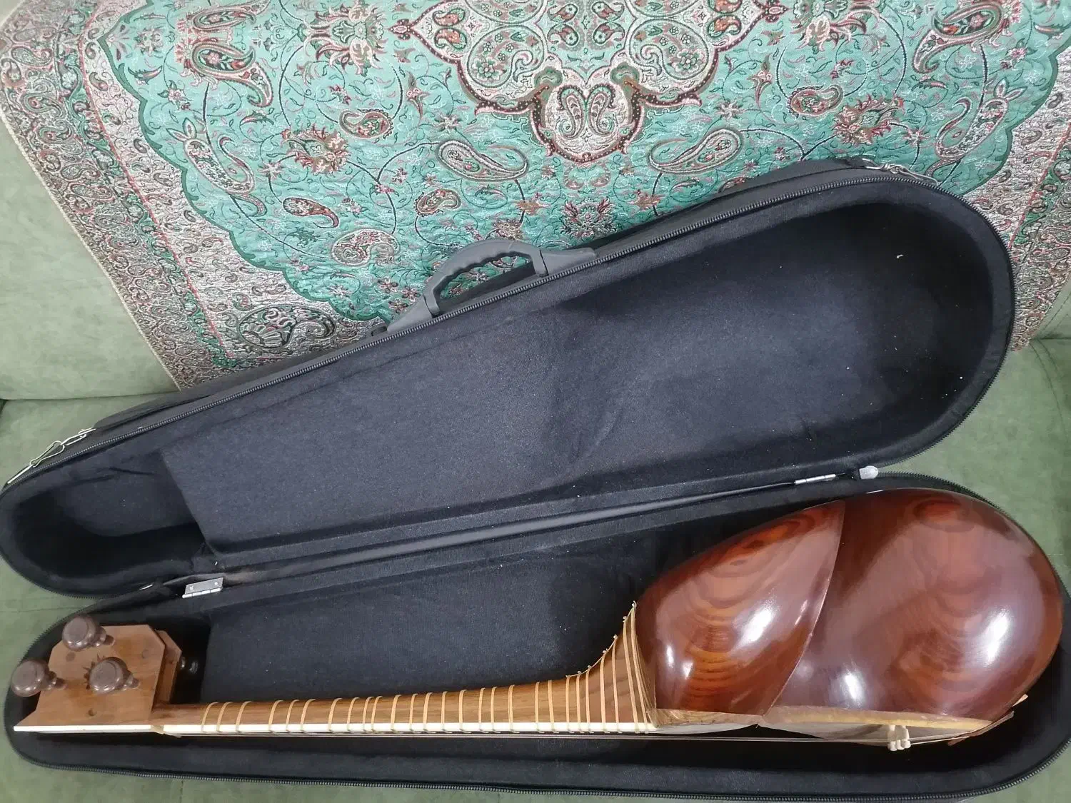 تار|سازهای سنتی|نیشابور, دارایی|دیوار