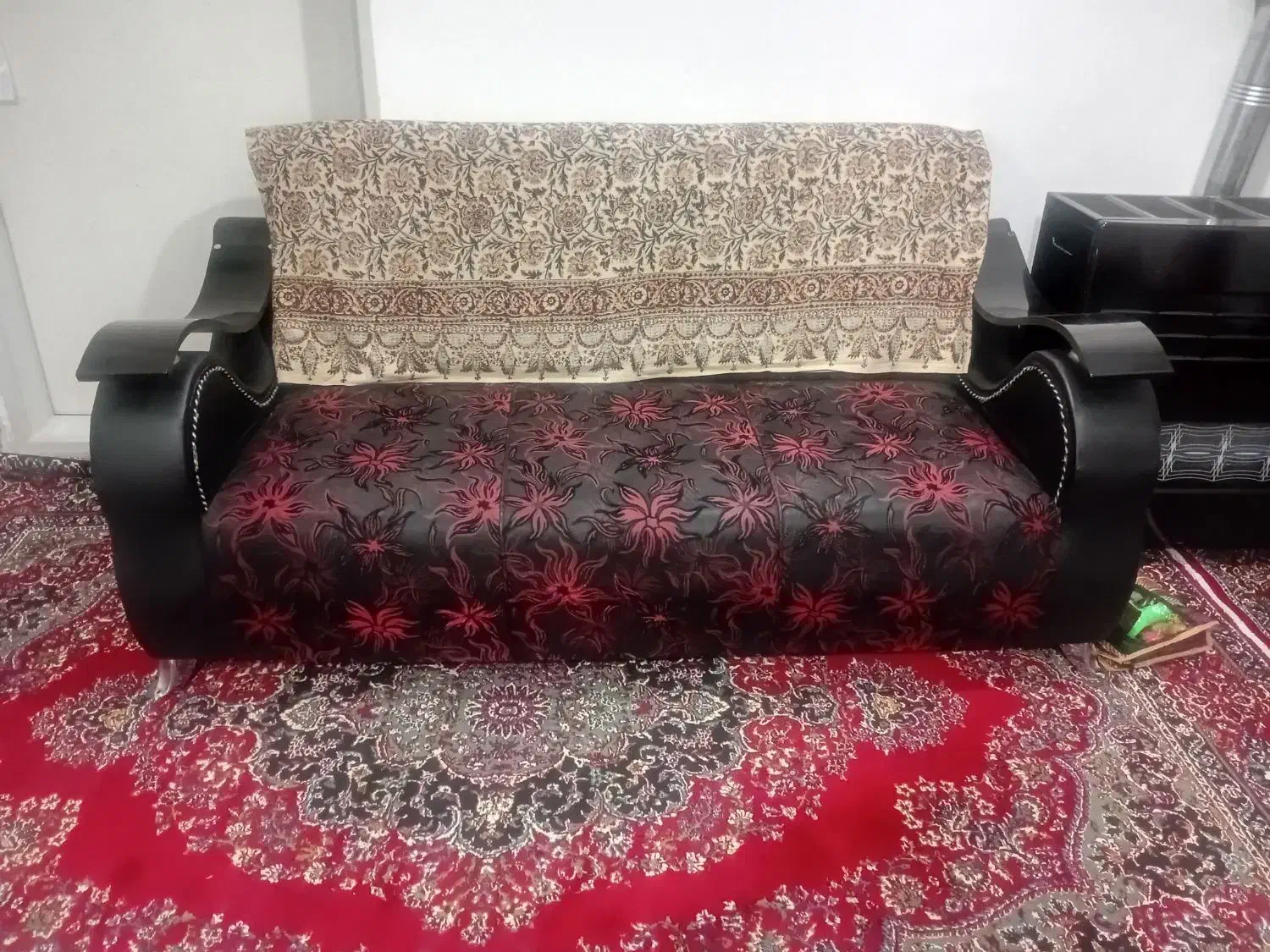 مبل راحتی|مبلمان خانگی و میز عسلی|مود, |دیوار