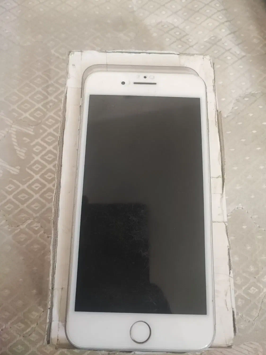 اپل iPhone 8 Plus با حافظهٔ ۶۴ گیگابایت|موبایل|شیراز, شریف‌آباد|دیوار