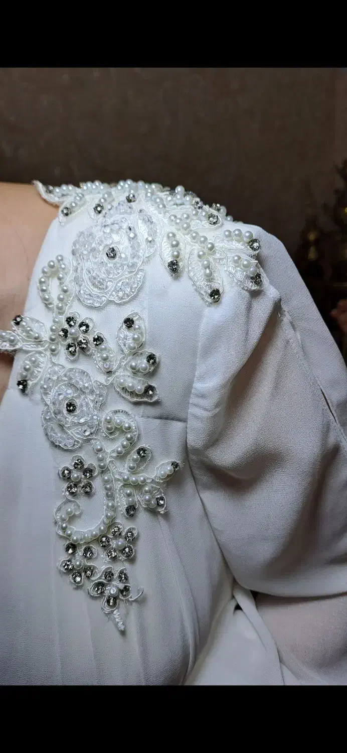 لباس عقد|لباس|قم, حکمت شمالی|دیوار