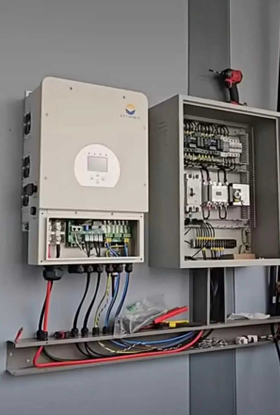 تامین ،نصب و سرویس سیستم های خورشیدی و UPS|خدمات پیشه و مهارت|شیراز, تلخ داش|دیوار