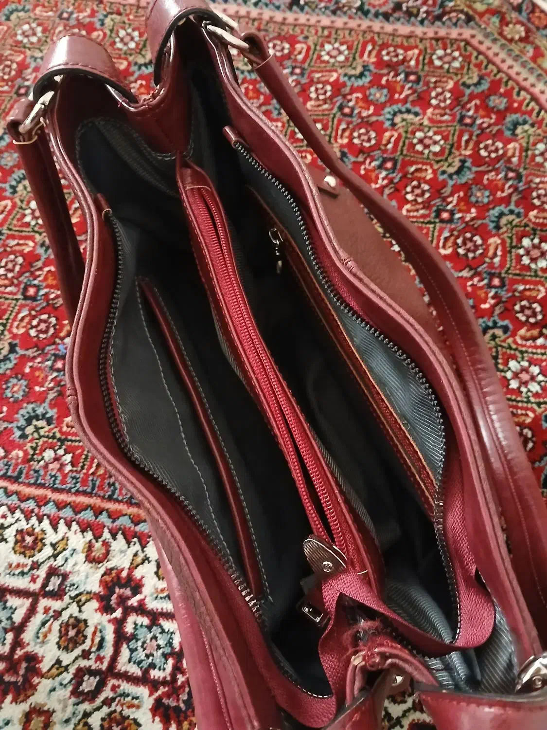 کیف|کیف، کفش، کمربند|زنجان, |دیوار