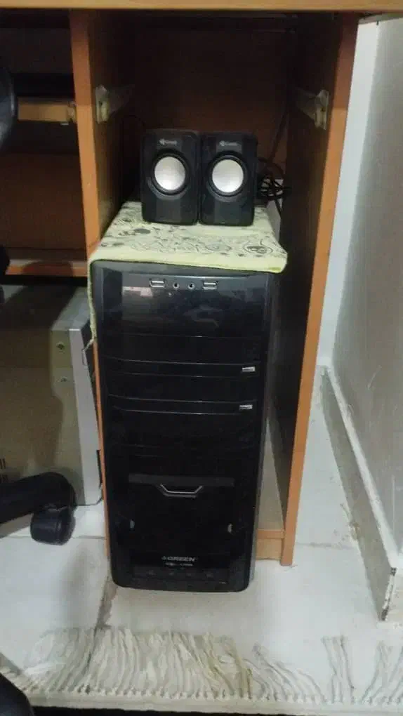 کامپیوتر|رایانه رومیزی|پیشوا, |دیوار