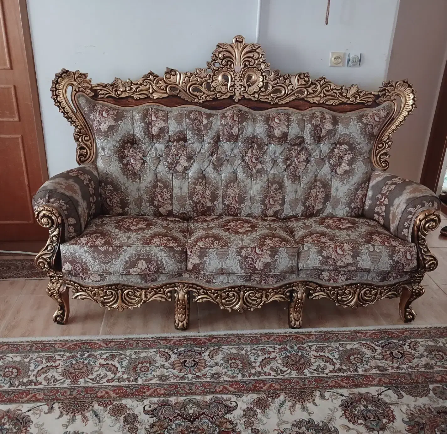 مبل ۹ نفره سلطنتی|مبلمان خانگی و میز عسلی|قوچان, |دیوار