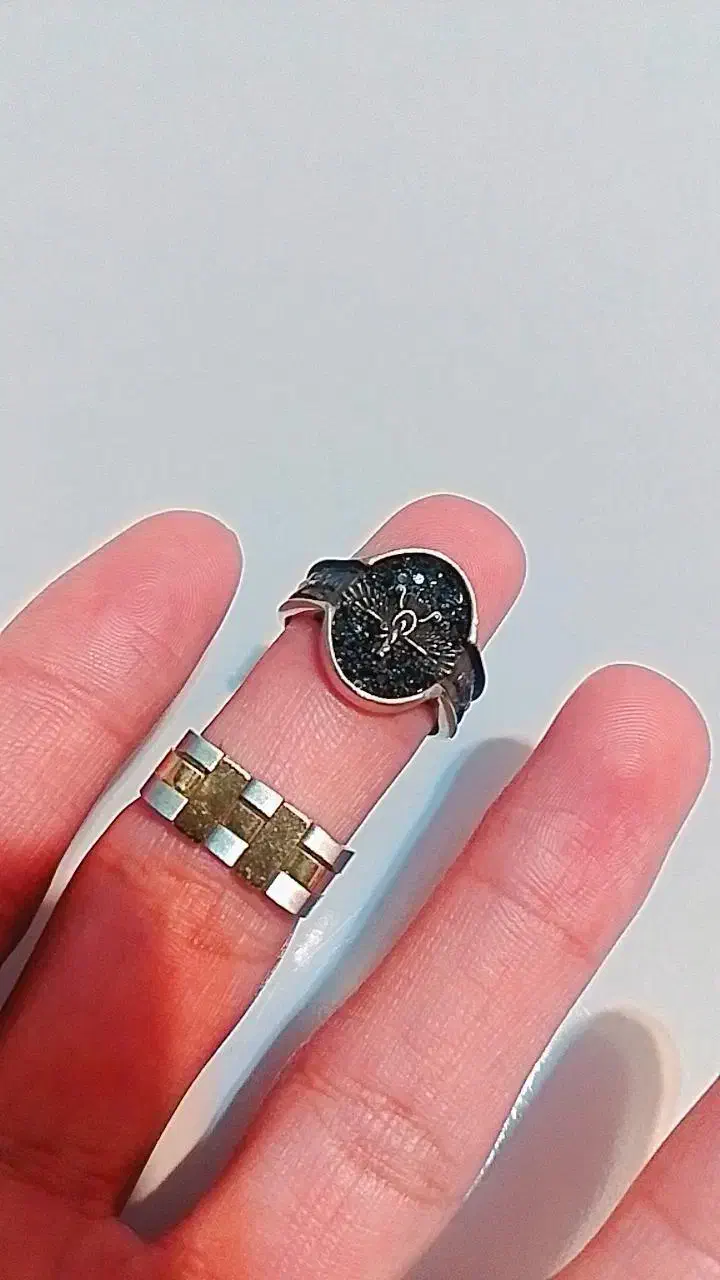 انگشتر|بدلیجات|قائن, |دیوار