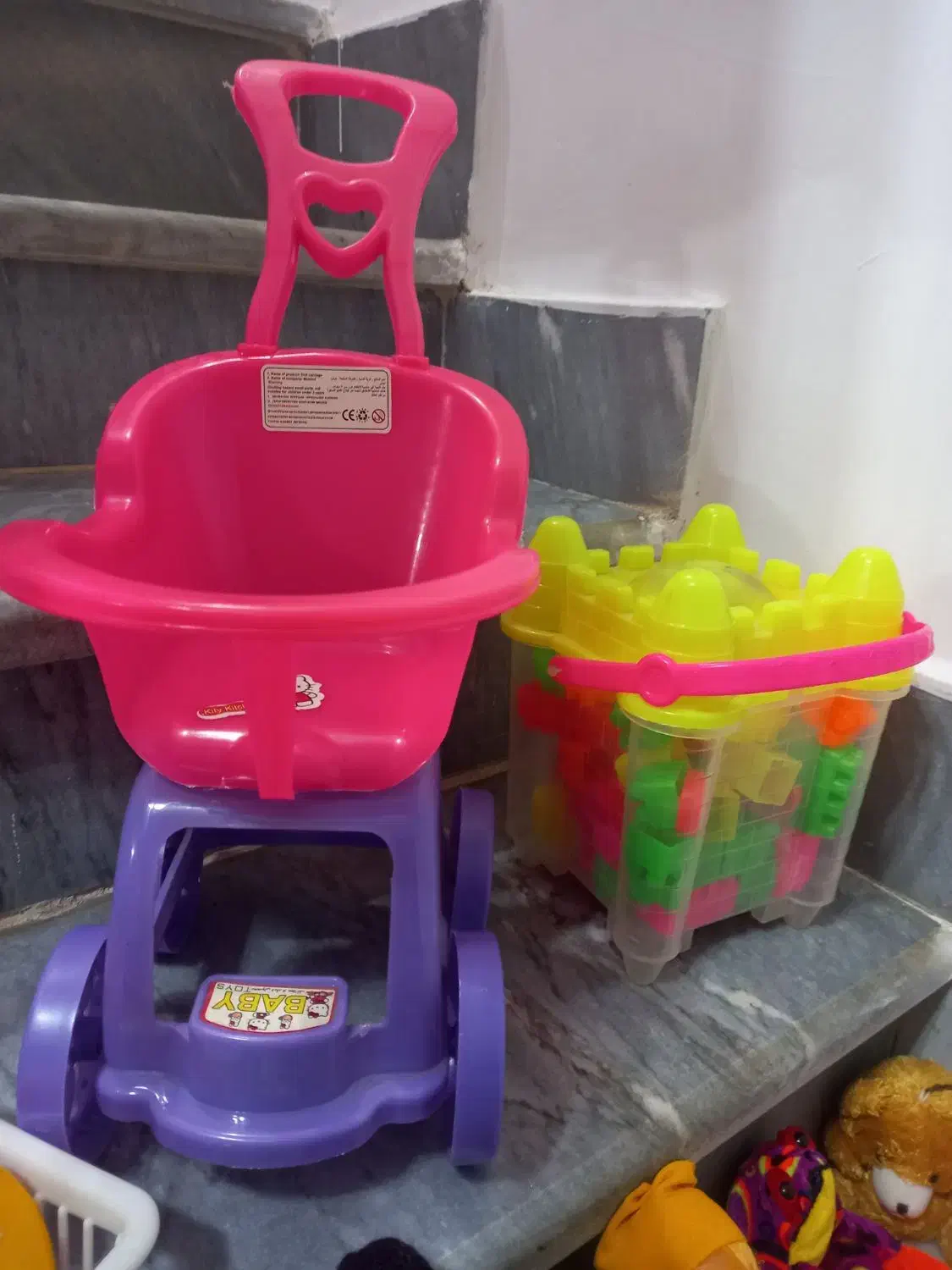 اسباب بازی بچگانه|اسباببازی بچه|آستانه اشرفیه, |دیوار