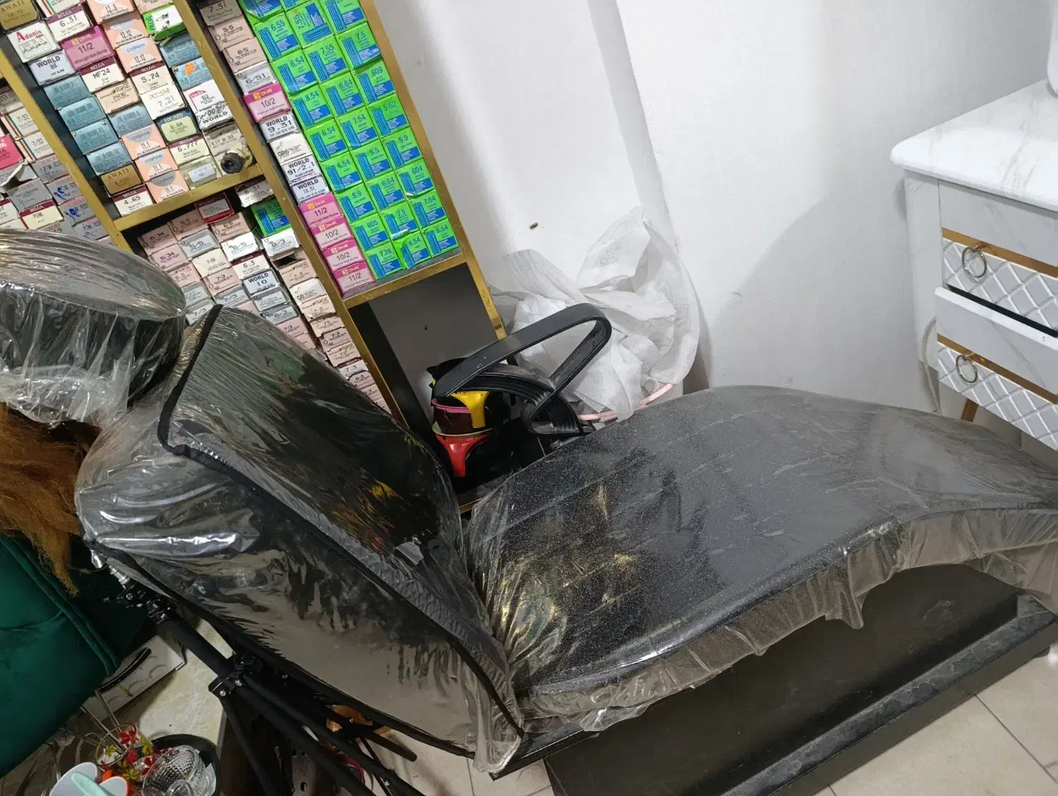 صندلی اصلاح و میز ناخن|آرایشگاه و سالنهای زیبایی|فردیس, فردیس|دیوار